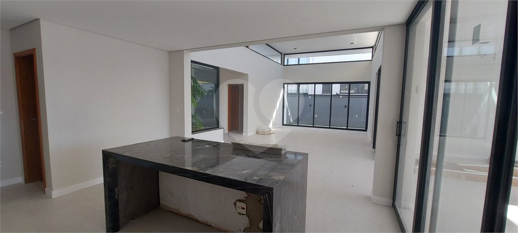 Casa à venda com 3 suítes no condomínio Fazenda Jequitibá, Sorocaba - SP