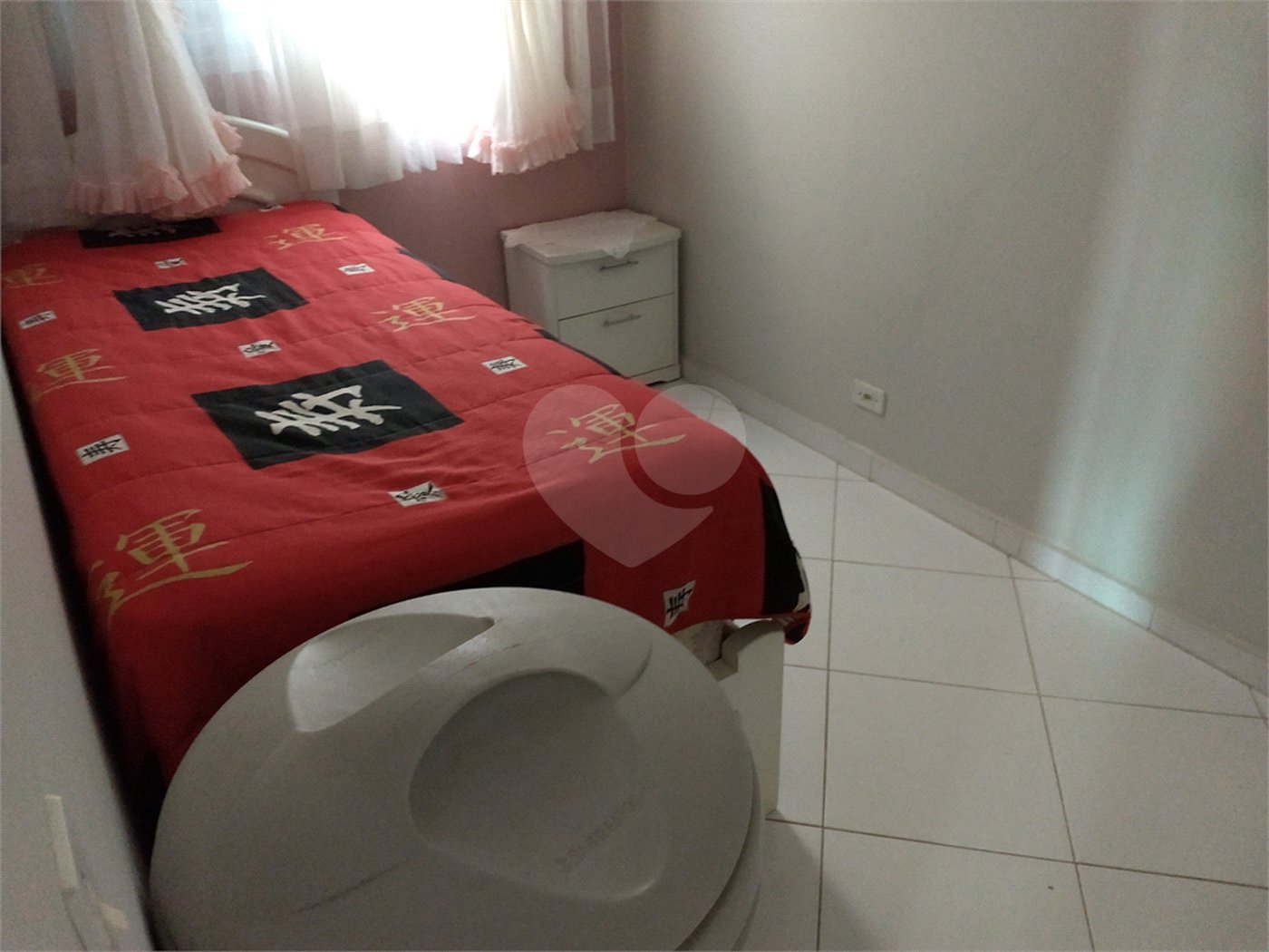 Casa Térrea à venda ou para alugar com 4 suítes em Horto, São Paulo, SP