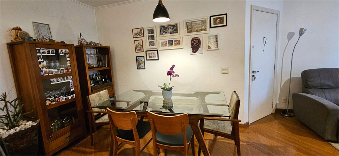 Apartamento à venda com 3 quartos, sendo 2 suítes, em Pinheiros, São Paulo, SP