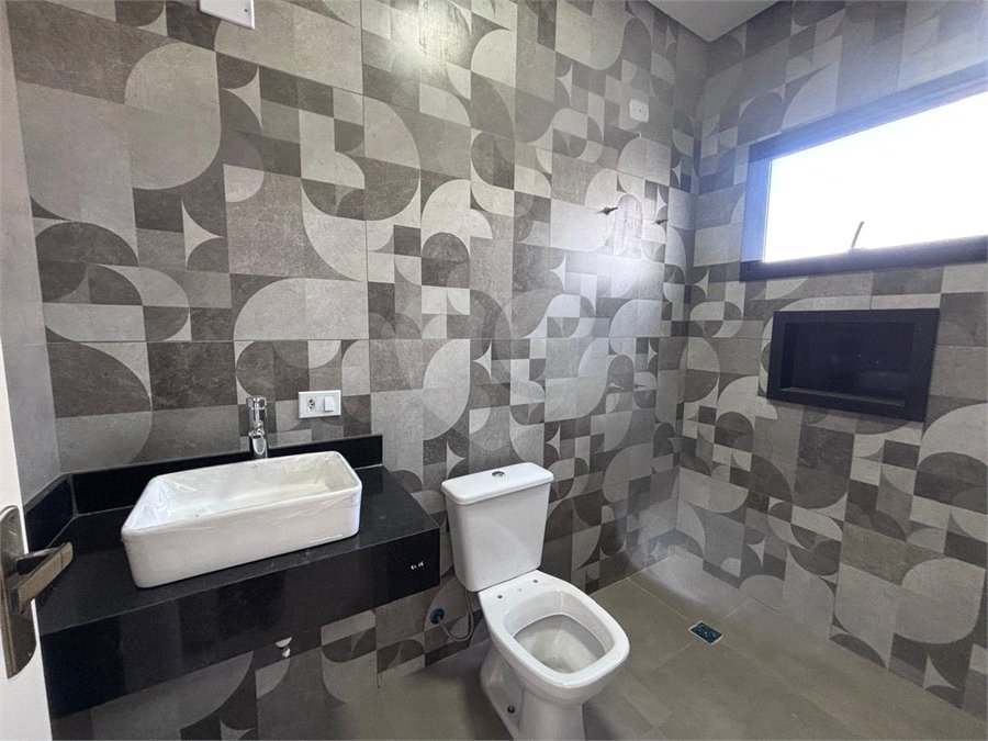 Casa à venda com 3 suítes no condomínio Helena Maria, Sorocaba - SP
