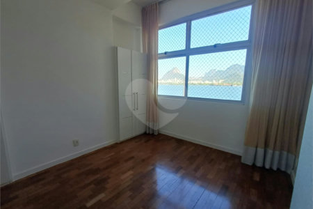 Apartamento à venda com 3 quartos, sendo 1 suíte,  em Lagoa, Rio de Janeiro, RJ