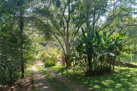 Chácara à venda com 7 quartos, sendo 1 suíte, no Centro (mailasqui), São Roque, SP