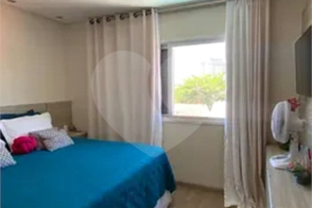 Sobrado à venda com 4 quartos, sendo 1 suíte, em Jardim Colorado, São José dos Campos, SP