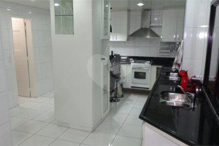 Apartamento à venda com 3 suítes em Vila Andrade, São Paulo, SP