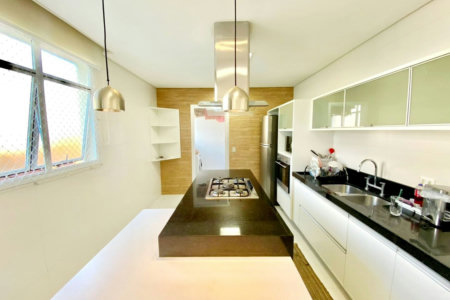 Casa com 3 dormitórios à venda, 272 m² por R$ 1.990.000,00 - Embaré - Santos/SP