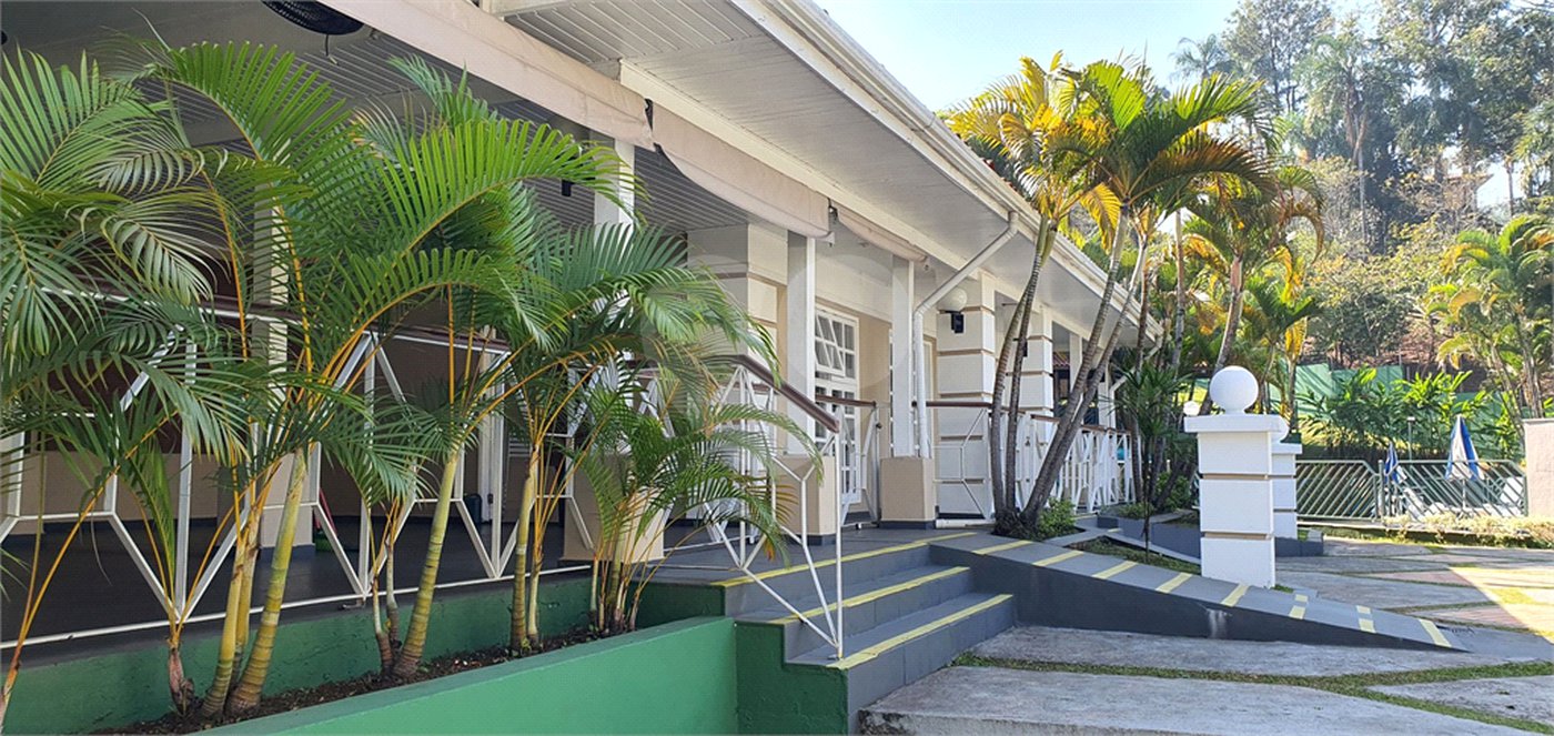 Casa à venda com 4 quartos, sendo 2 suítes, no condomínio Vila Panamericana, São Paulo - SP