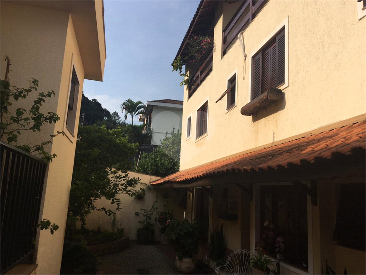 Casa à venda com 3 quartos, sendo 1 suíte, no condomínio Morada de Itapuã, São Paulo - SP
