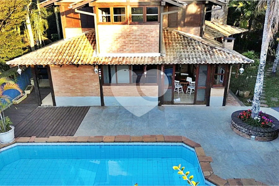 Casa à venda com 4 suítes em Serra da Cantareira, Mairiporã, SP