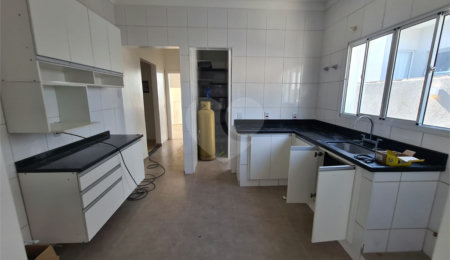 Casa à venda com 3 suítes no condomínio Terras de São Francisco, Vinhedo - SP