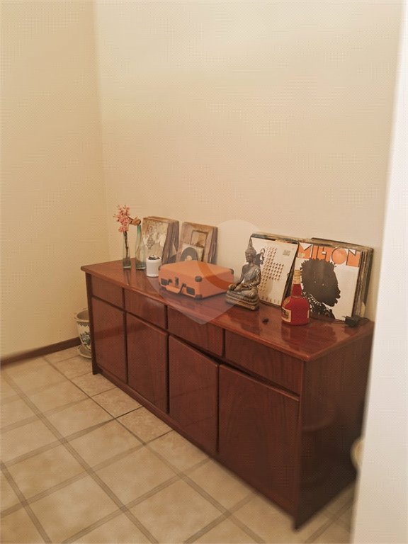 Casa à venda com 3 quartos, sendo 1 suíte, no condomínio Acmti - Colinas do Mosteiro, Terras de Itaici e Recanto dos Pássaros, Indaiatuba - SP