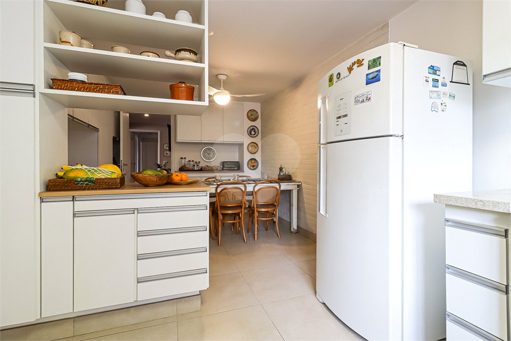 Apartamento à venda com 4 quartos, sendo 2 suítes, em Moema, São Paulo, SP