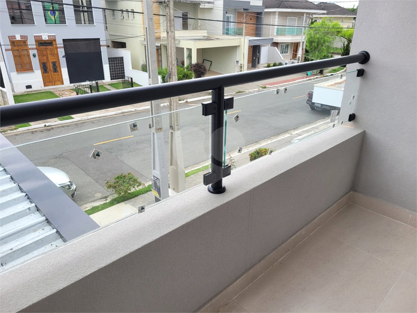 Casa à venda com 3 suítes no condomínio Floradas Paratey, São José dos Campos - SP
