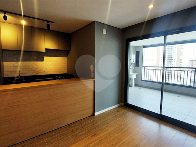 Apartamento à venda ou para alugar com 2 quartos, sendo 1 suíte,  em Vila Sofia, São Paulo, SP