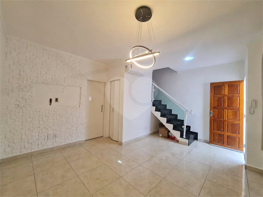 Casa à venda com 3 quartos, sendo 1 suíte, no condomínio Ponta de Leste, São Paulo - SP