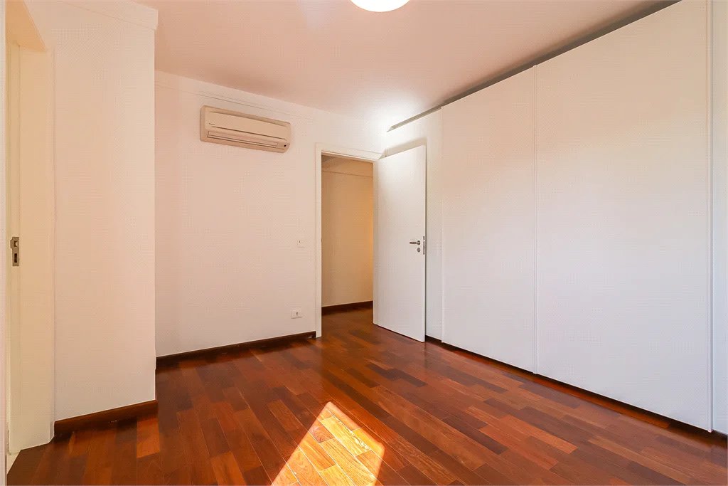 Apartamento à venda com 3 suítes em Cidade Monções, São Paulo, SP