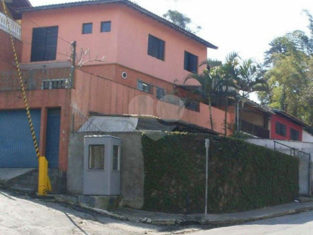 Sobrado à venda com 3 quartos, sendo 1 suíte,  em Horto Florestal, São Paulo, SP