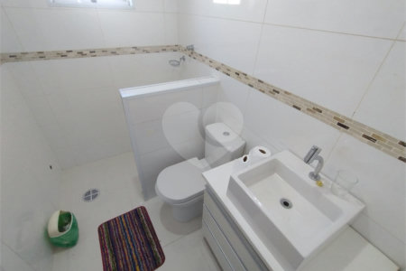 Sobrado à venda com 3 quartos em Vila Paulo Silas, São Paulo, SP