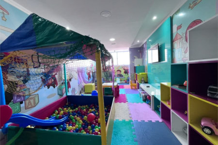 Apartamento à venda com 2 quartos, sendo 1 suíte, em Guilhermina, Praia Grande, SP