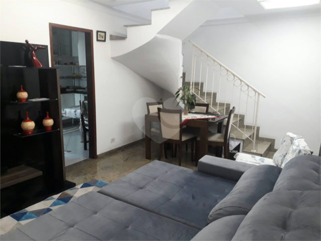 Casa à venda com 3 quartos, sendo 1 suíte,  no condomínio Horto Residence, São Paulo - SP