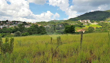 Terreno à venda em Jardim Maristela, Atibaia, SP