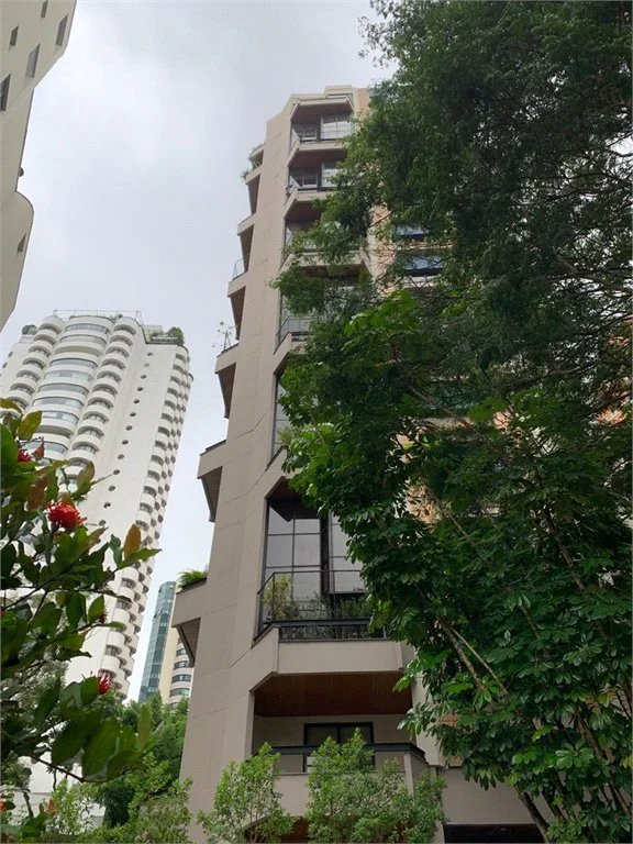 Apartamento à venda com 4 quartos, sendo 2 suítes, em Real Parque, São Paulo, SP