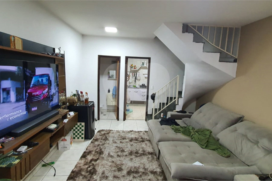 Casa à venda com 3 quartos, sendo 1 suíte, no condomínio Primavera, São Paulo - SP