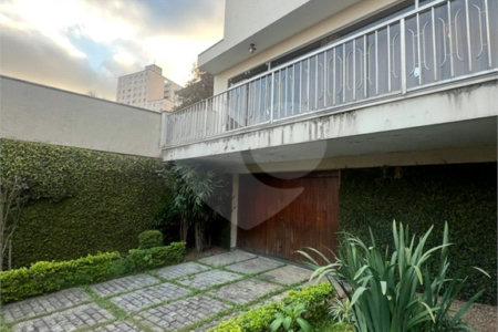 Sobrado à venda com 3 suítes em Vila Paulicéia, São Paulo, SP