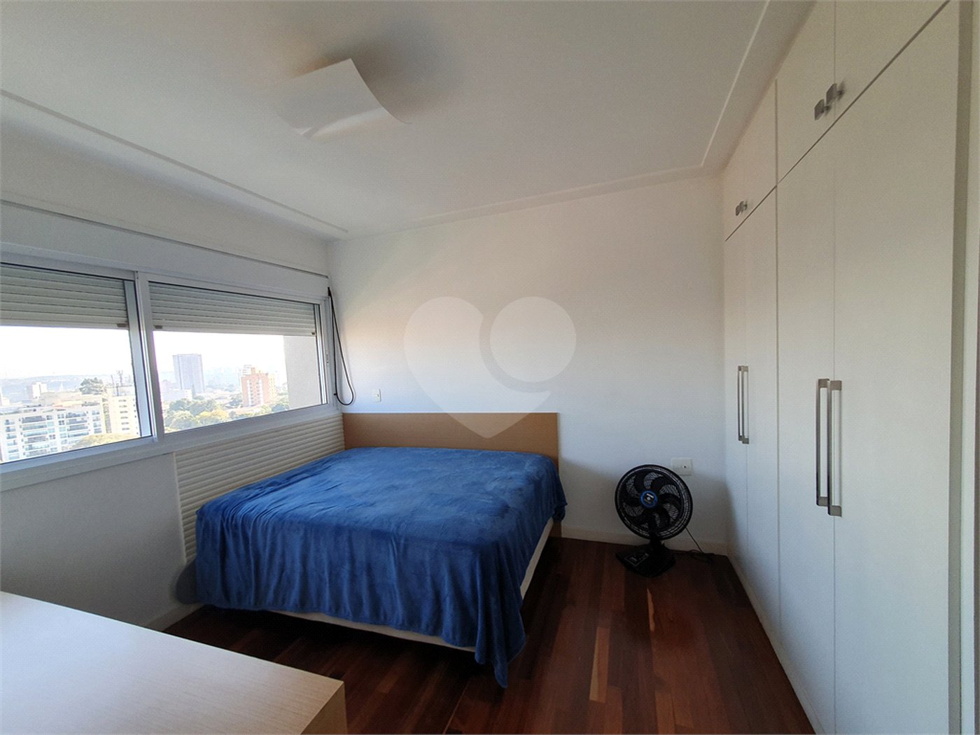 Apartamento à venda com 3 quartos, sendo 2 suítes, em Alto da Boa Vista, São Paulo, SP