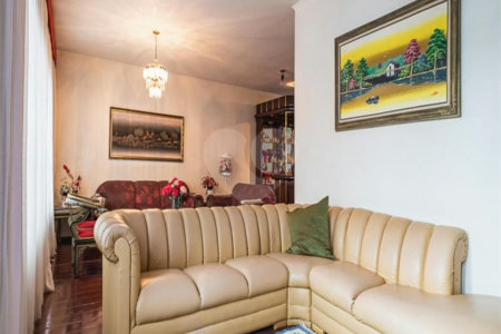 Casa à venda com 4 quartos, sendo 3 suítes,  em Osvaldo Cruz, São Caetano do Sul, SP