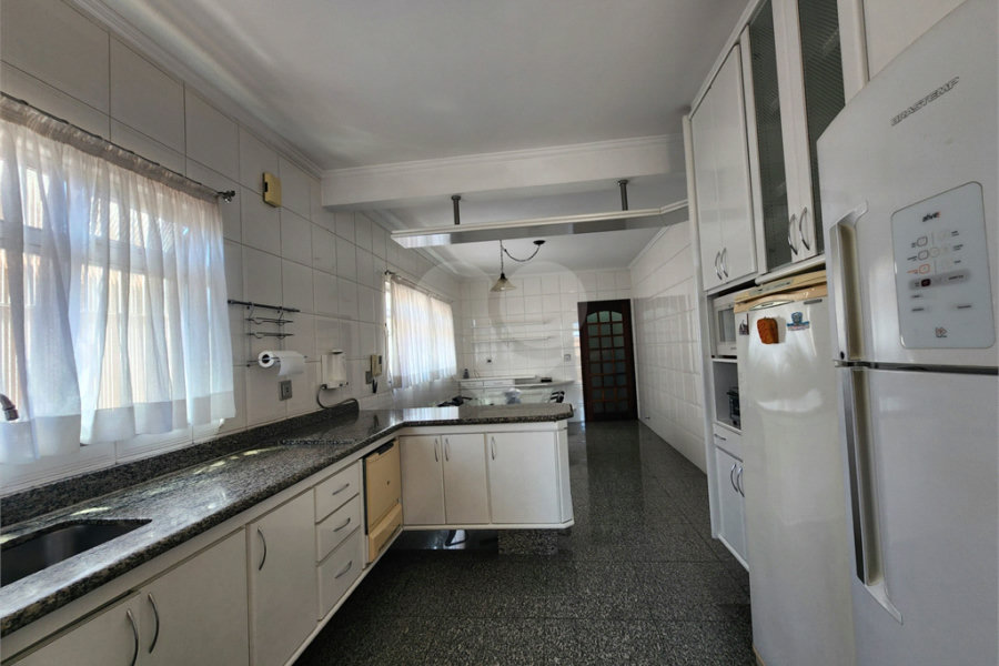 Sobrado à venda com 3 quartos, sendo 1 suíte, em Vila Constança, São Paulo, SP