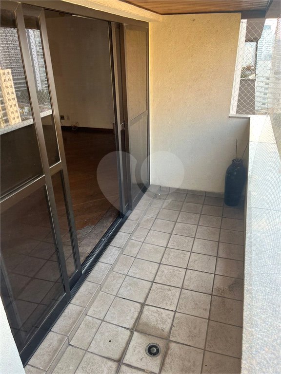 Apartamento à venda com 4 suítes em Vila Uberabinha, São Paulo, SP