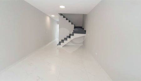 Sobrado à venda com 3 quartos, sendo 1 suíte,  em Vila Medeiros, São Paulo, SP