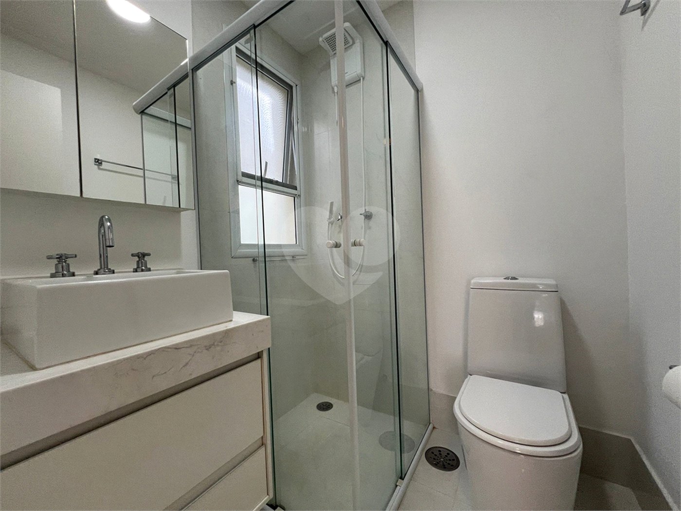 Casa à venda com 4 quartos, sendo 3 suítes,  no condomínio Domus, São Paulo - SP