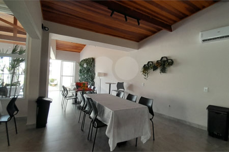 Casa à venda com 3 quartos, sendo 1 suíte, no condomínio Residencial Jardins, São Bernardo do Campo - SP