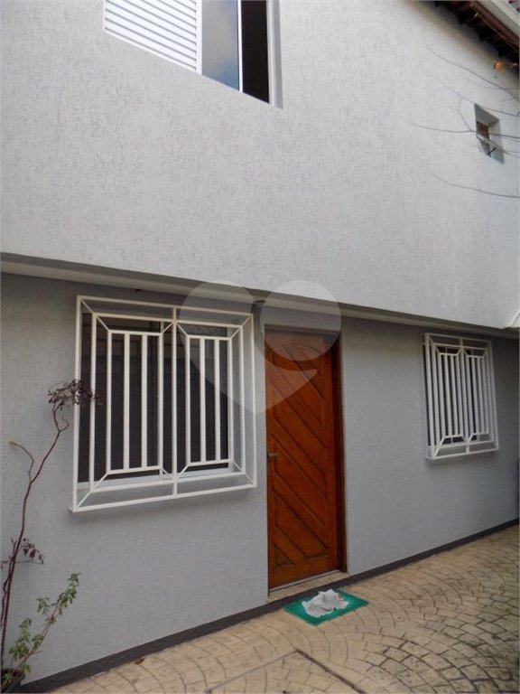 Casa à venda com 3 quartos, sendo 1 suíte, no condomínio Morada dos Pinheiros, São Paulo - SP