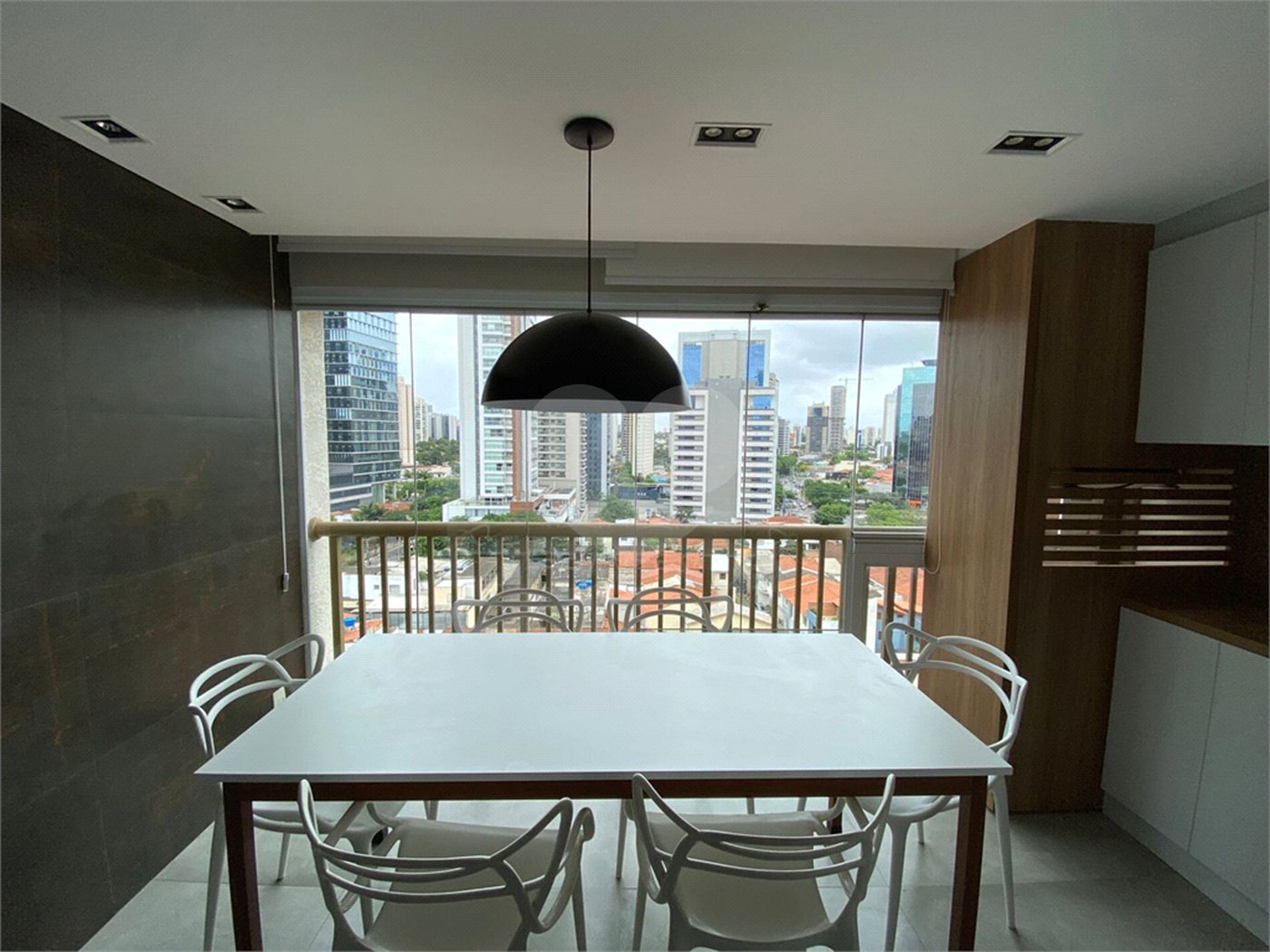 Apartamento para alugar com 2 quartos, sendo 1 suíte,  em Vila Gertrudes, São Paulo, SP