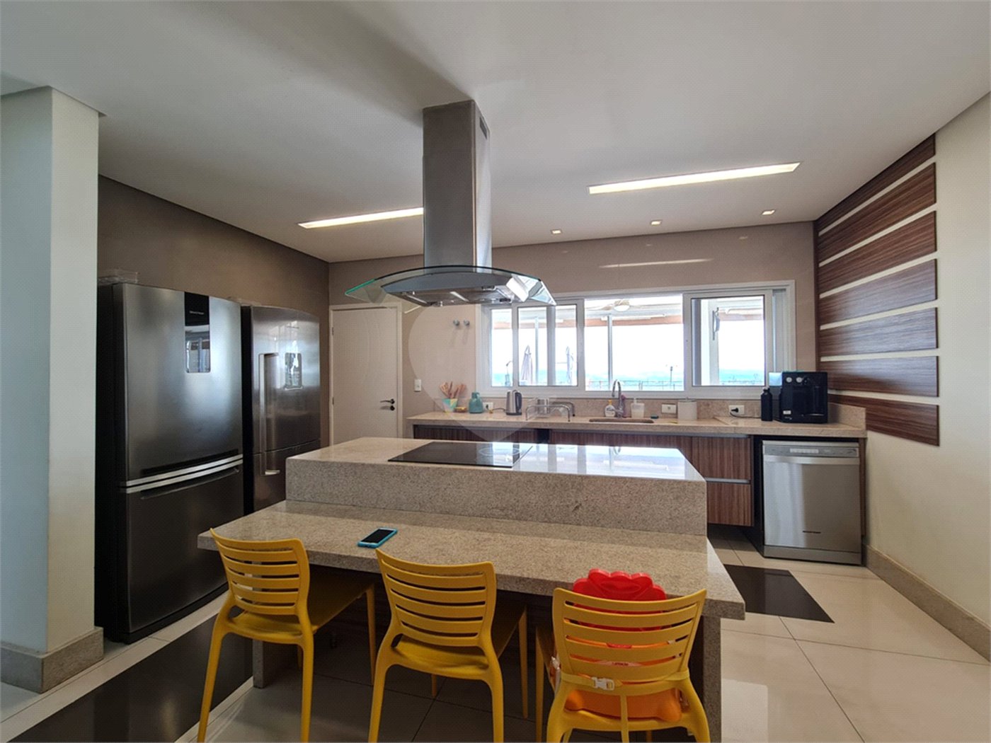 Casa à venda ou para alugar com 4 suítes no condomínio Residencial Jardim Primavera, Louveira - SP