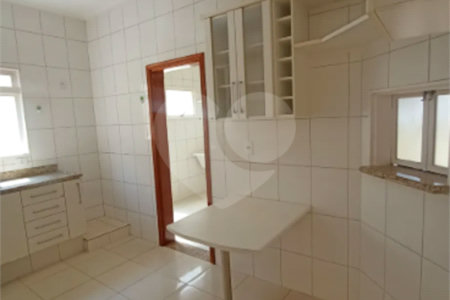 Casa à venda com 4 quartos, sendo 1 suíte, no condomínio Villa Real Ribeirao Preto, Ribeirão Preto - SP