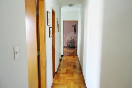 Sobrado à venda com 3 quartos, sendo 1 suíte, em Vila Constança, São Paulo, SP