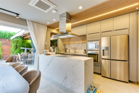 Casa à venda com 4 suítes no condomínio Jardim Flora, São Paulo - SP