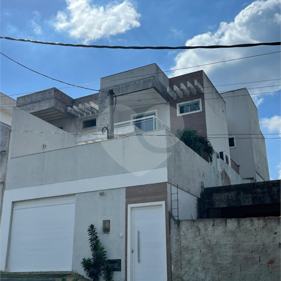 Casa à venda com 3 quartos, sendo 1 suíte, no condomínio Residencial Green Ville, Rio de Janeiro - RJ