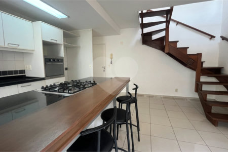 Cobertura à venda com 3 quartos, sendo 2 suítes,  em Vila Ipojuca, São Paulo, SP