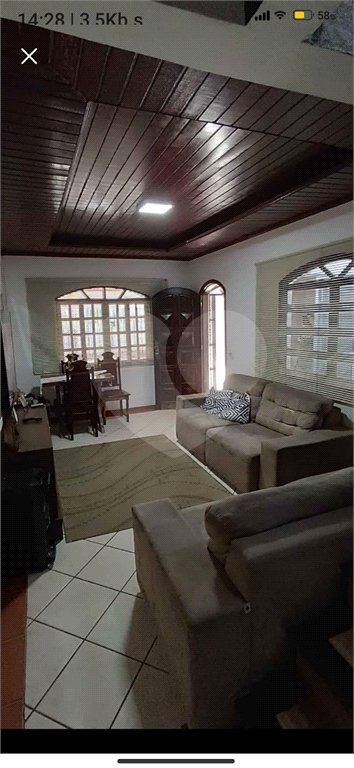 Sobrado à venda com 2 quartos, sendo 1 suíte, em Jardim Monte Cristo, Suzano, SP