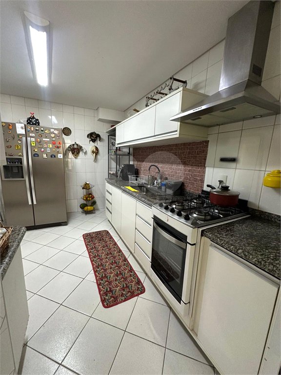 Casa à venda com 3 quartos, sendo 2 suítes, no condomínio Townhouse Village Morumbi, São Paulo - SP