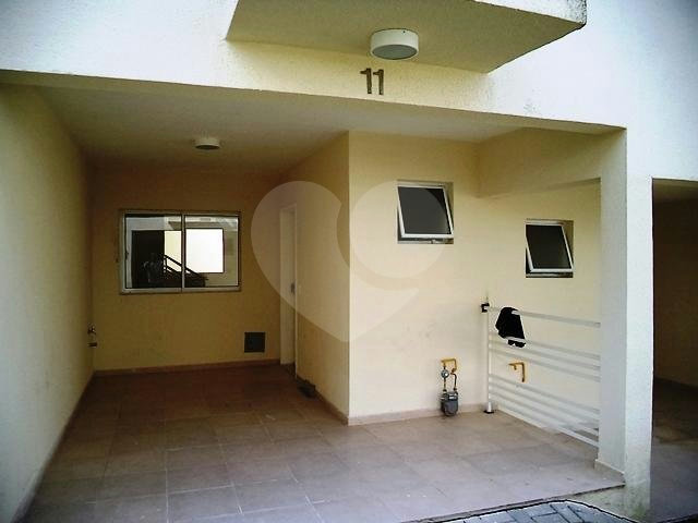 Casa à venda com 2 suítes no condomínio Villagio da Serra, São Paulo - SP