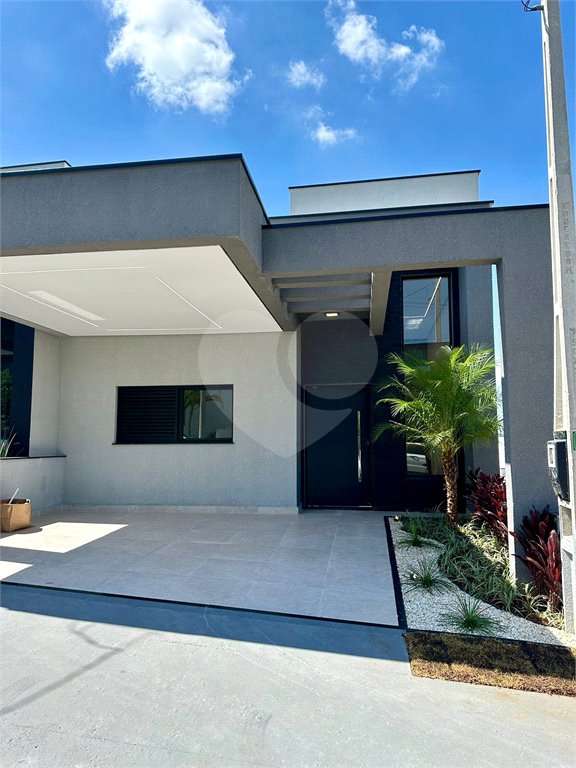 Casa à venda com 3 quartos, sendo 1 suíte, no condomínio Horto Florestal Villagio, Sorocaba - SP
