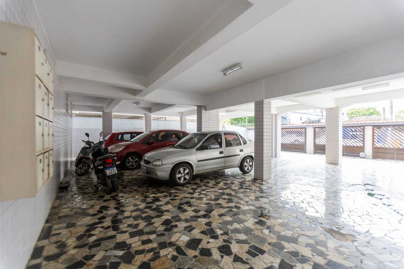 Apartamento com 2 dormitórios à venda, 65 m² por R$ 410.000,00 - Embaré - Santos/SP