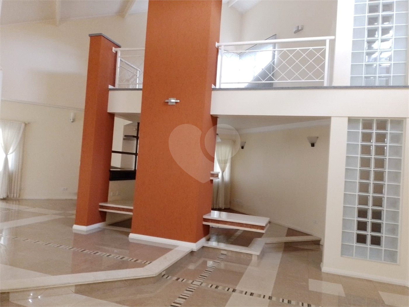 Casa à venda com 4 quartos, sendo 2 suítes,  em Vila Santista, Atibaia, SP
