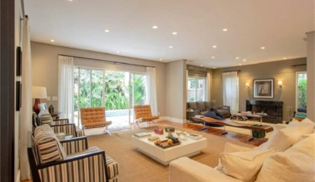 Casa à venda com 4 suítes no condomínio Outeiro, São Paulo - SP