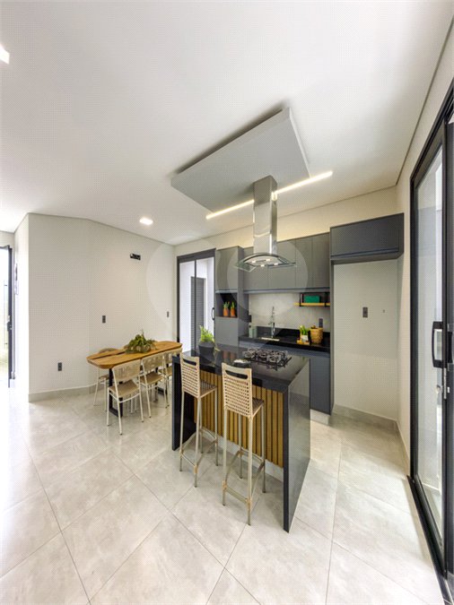 Casa à venda com 3 suítes no condomínio Jardim Residencial Dona Maria José, Indaiatuba - SP